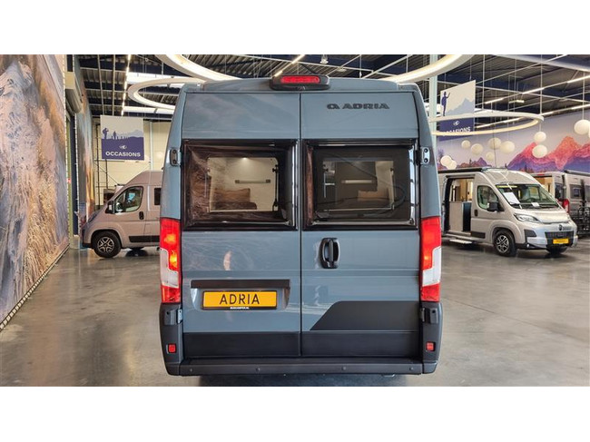 Adria Twin Supreme 640 SLB photo : 9