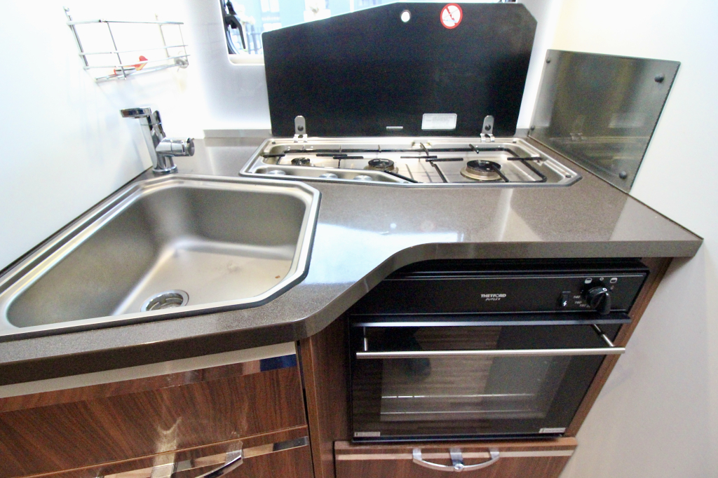 Adria Matrix M670SL foto: 10