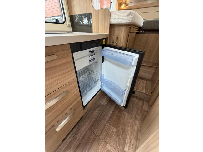 Knaus 650 Meg Sun Ti Automatik Einzelbetten Maxxfan Flacher Boden Foto: 16