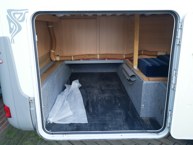 Dethleffs H 5940 Esprit, Cama francesa, Garaje foto: 16