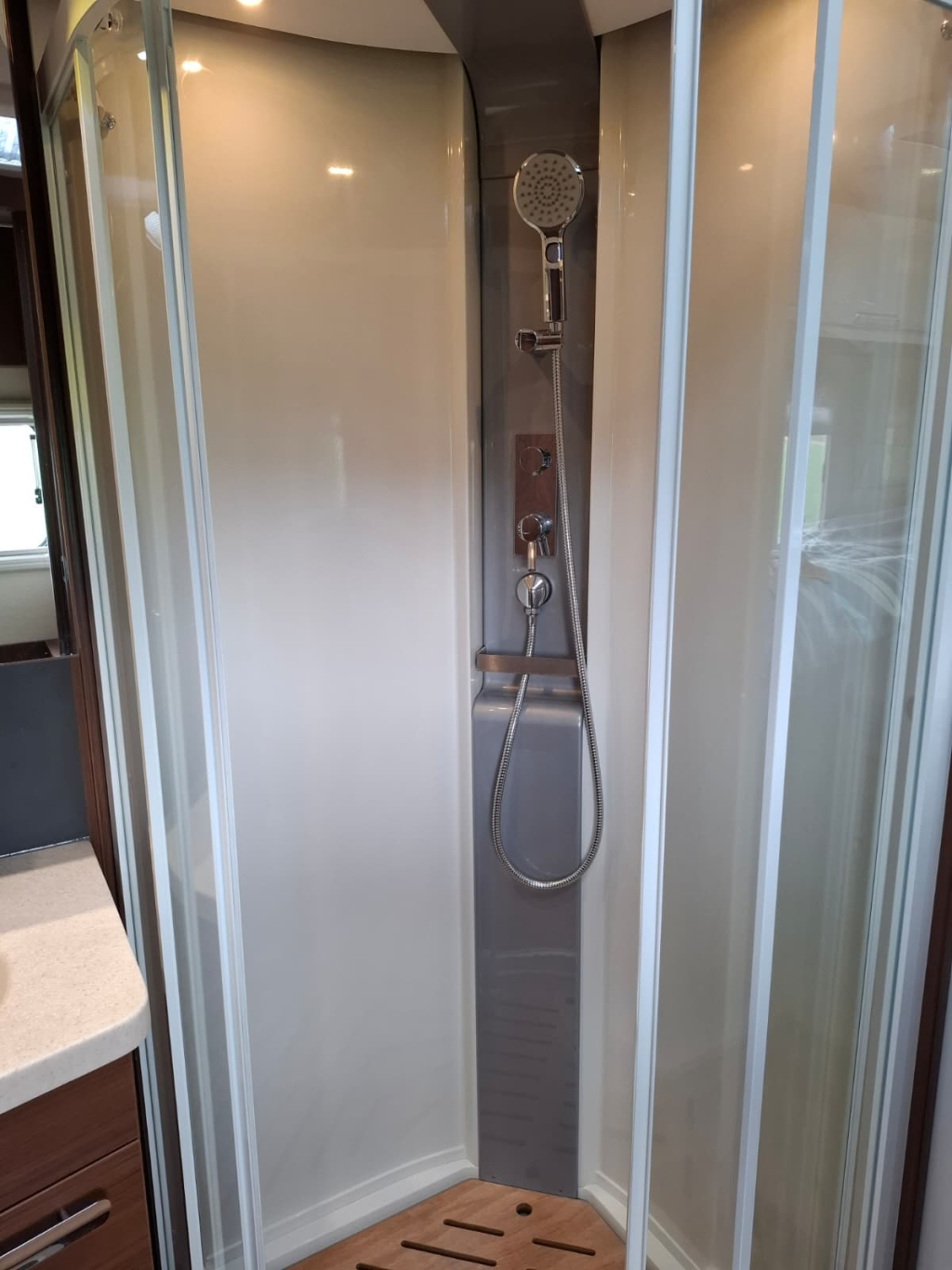 Niesmann bischoff Flair 880 LE foto: 12