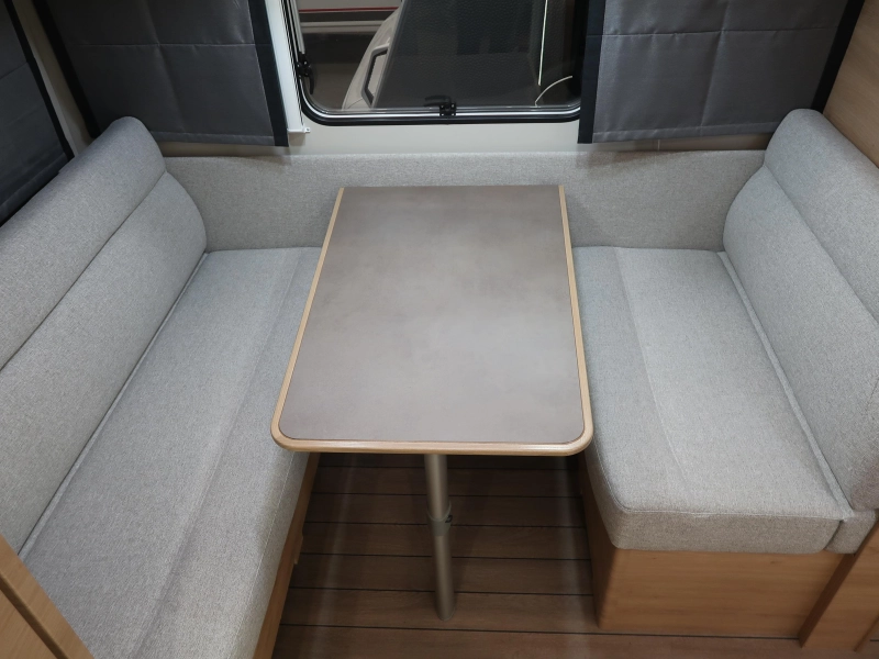 Knaus Sudwind Black Selection 420 QD COMPACT EN GROTE KEUKEN !  foto: 6