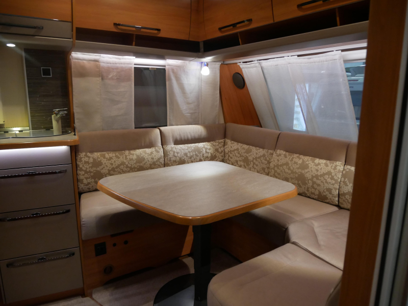Eriba Nova GL 465 Incl. mover y toldo foto: 3