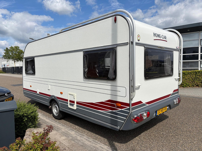 HOME-CAR 526h Racer 470 UE | 2 Enkele bedden | Volautomatische mover | Fietsendrager | Zakluifel | 3-Pits gasfornuis foto: 7