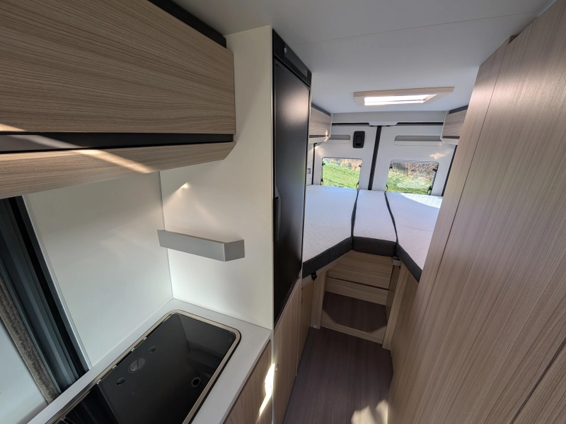 Adria Twin Axess 640 SL Lengtebedden buscamper  foto: 13