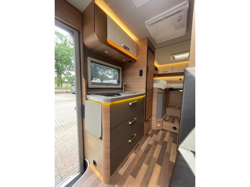 Weinsberg CaraCompact MB 640 MEG Enkele Bedden Garage 2022  foto: 15