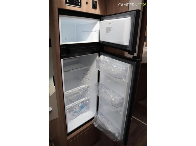 Carado T457 140hp Automatic | Single beds | Face to Face | Pro + Package | Thule awning | Separate shower | Large refrigerator | Light alloy photo: 14