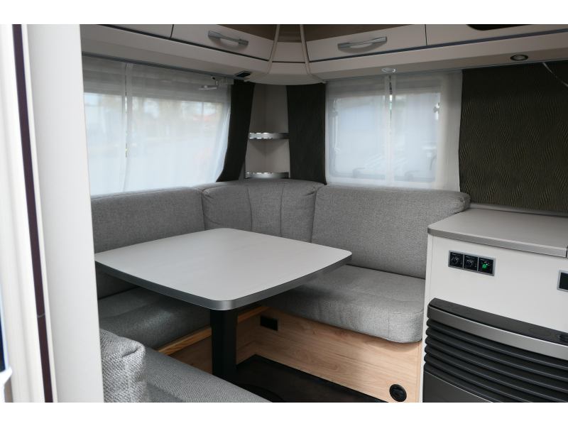 Dethleffs Nomad 530 DR zeer ruim met airco  foto: 5