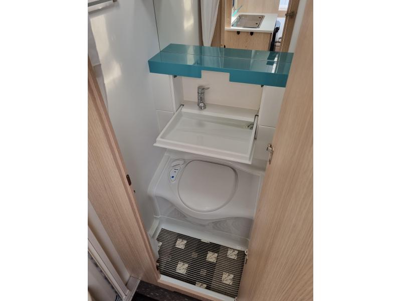 Adria Aviva 390 PS Lichtgewicht!  foto: 7