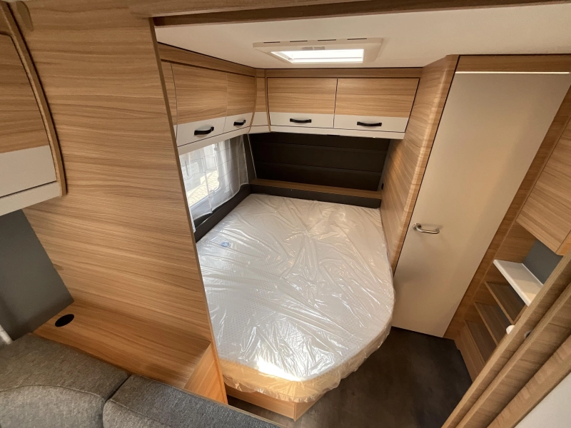 Dethleffs Summer Edition 560 FMK PRIMEUR-BUNK BED photo: 6