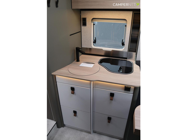 Hymer GT-S 685 170pk Automaat | Face to Face | Oven | Dieselverwarming | Winterpakket | Gescheiden Douche | Lengtebedden | Nieuw uit v foto: 11