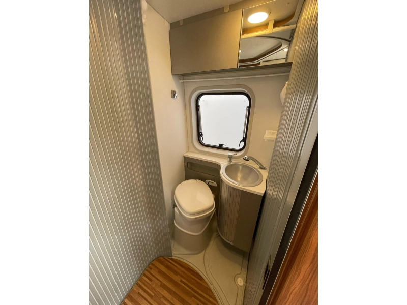 Adria Twin 600 SPT Bed Airco 49000 km 2016  foto: 15