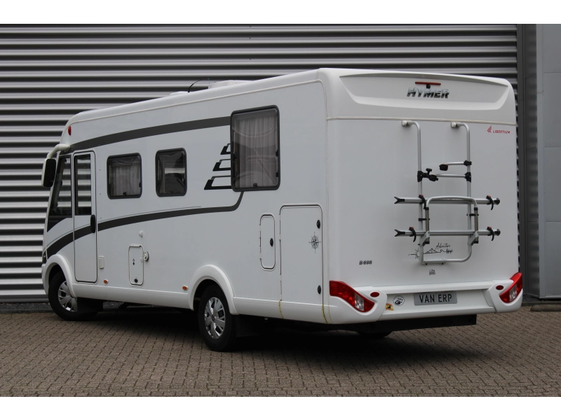 Hymer B698 Queensbed L-zit 150PK TV photo: 2
