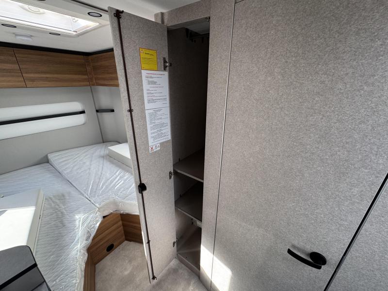 Eriba Novaline 442 V  foto: 2