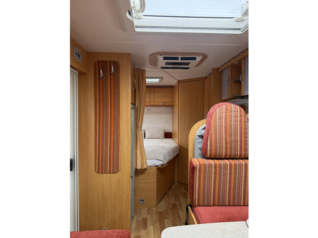 LMC Liberty ti 662 160 pk Fransbed dakairco fietsenrek luifel trekhaak achteruitrij-camera foto: 13