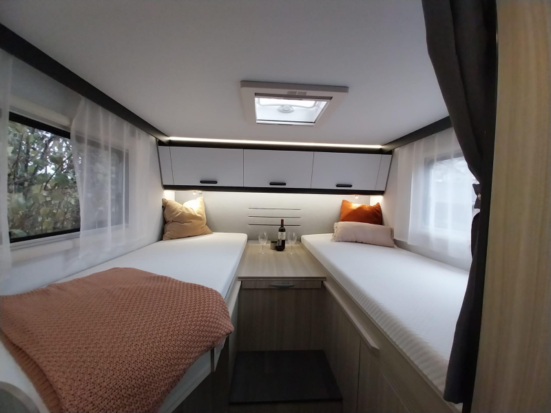 Sun Living S 70 SL 5 pers. en maar 65150 km  foto: 14