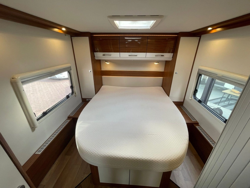Dethleffs Diplomat Queensbed 52000 km 2017  foto: 15
