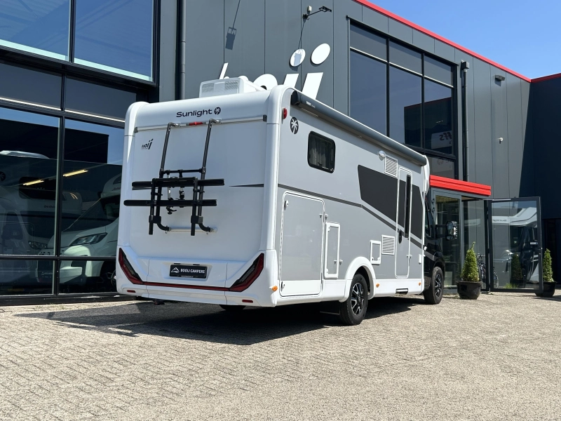 Sunlight T 68 Adventure Edition + Drop-down bed & Air conditioning photo: 3