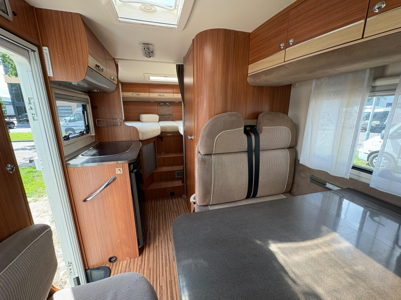 Adria Compact SL Enkele Bedden,Airco,130PK  foto: 12