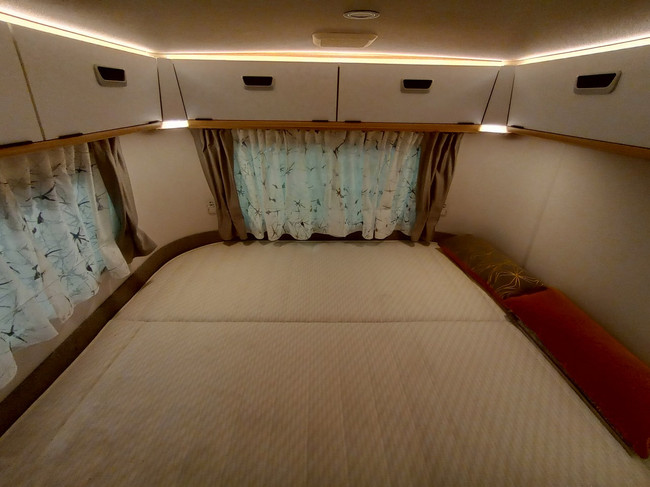 Eriba Touring 310 Harbour Blue foto: 10