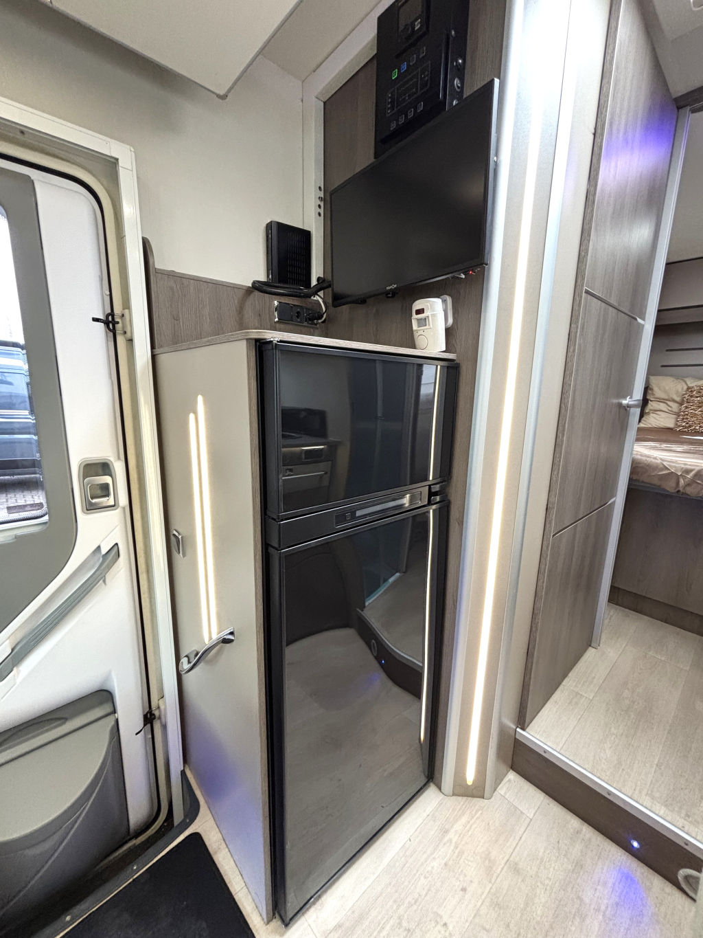 Chausson Titanium 758 EB AUTOMATIK QUEENSBETT + HUBBETT 170PS! Foto: 8