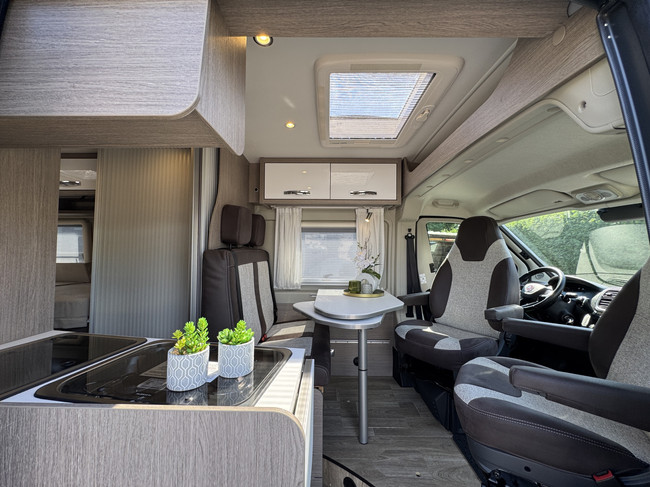 Pössl Roadcruiser 640 D-Line 160 pk AUTOMAAT 9-Traps Euro6 Fiat Ducato Maxi **Lengtebedden/4 zitplaatsen/XXL Koelkast/1e eigenaar/Full foto: 1