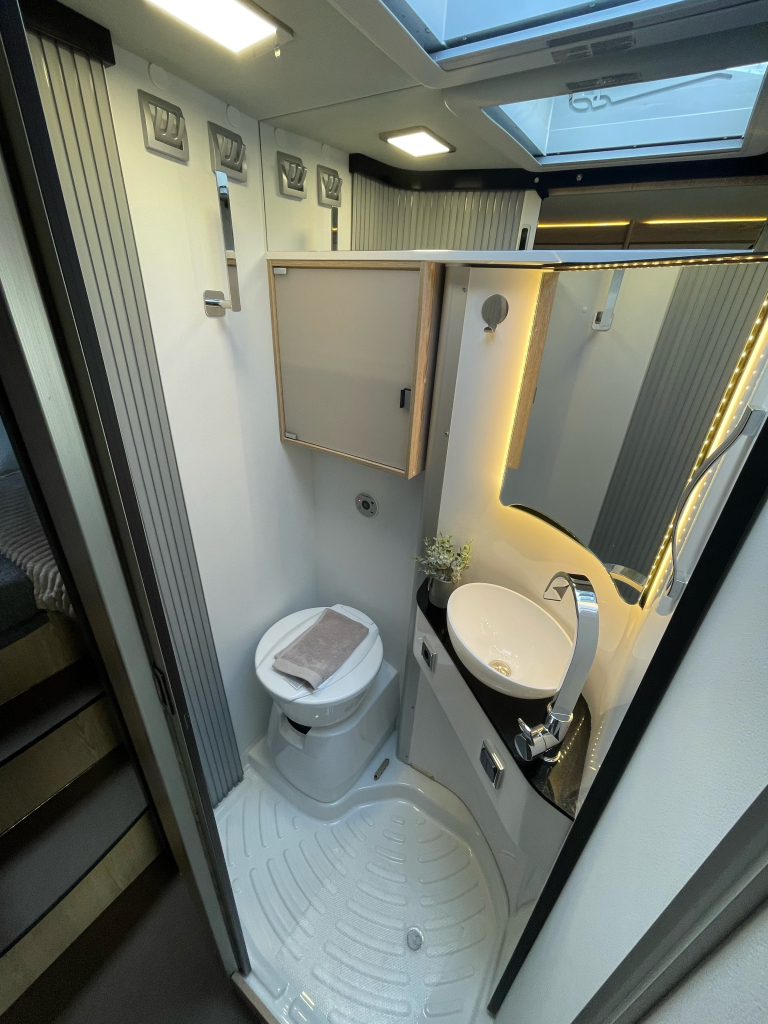 P&ouml;ssl SUMMIT 640 CAMAS INDIVIDUALES AUTOM&Aacute;TICO BUSBIKER foto: 8