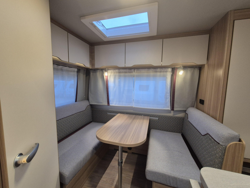 Weinsberg CaraTwo 390 QD  foto: 19