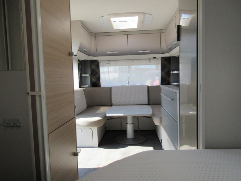 Dethleffs Generation 465 FR EINZIGARTIGES MODELL, FESTES VORZELT Foto: 3