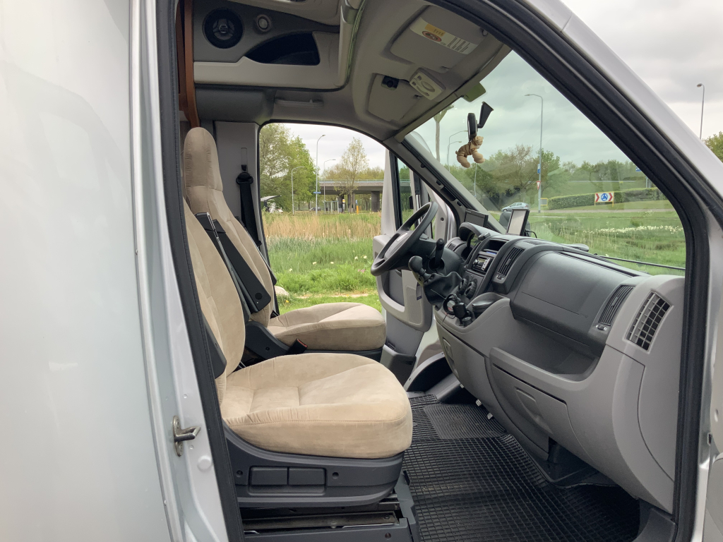Chausson Allegro 96 – enkele bedden laag, wc en doucheruimte achter, zeer nette camper bj. 2009 Camper centrum On The Road  foto: 18