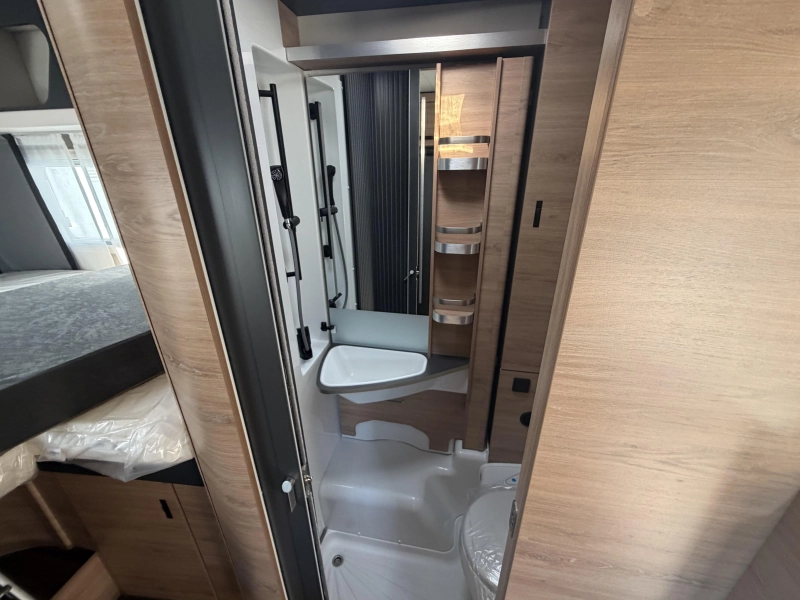 Knaus L!ve Wave 650 MEG Black Selection /automatique photo : 8