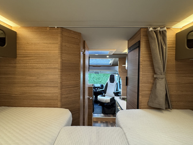 Weinsberg CaraCompact Pepper Edition 600 MEG 140 CV Autom&aacute;tico 9 velocidades Euro 6 Fiat Ducato 8 **Camas individuales/Portabicicletas/Sat&eacute;lite/Smart TV foto: 21