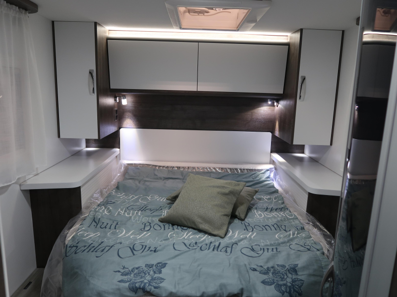 Benimar Cocoon 496 QUEENS BED photo: 4