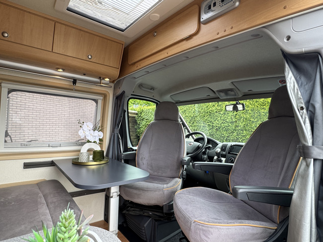 Adria Twin 600 158 cv Fiat Ducato 3.0 AUTOM&Aacute;TICO **Solo 6 metros/Cama transversal grande/4 asientos/Toldo/Panel solar/Portabicicletas/JBL/Ver foto: 7