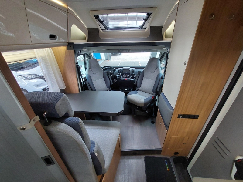Sun Living S 65 SL Autom&aacute;tico/cama longitudinal/litio foto: 7