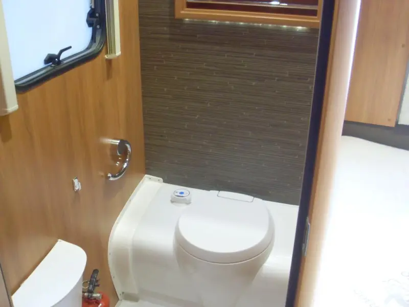 Eriba Nova Winner Edition 465 GL met Mover  foto: 7