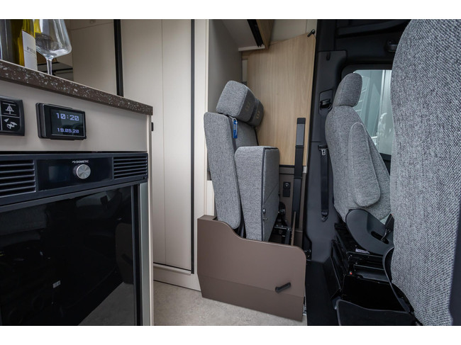 B&uuml;rstner Habiton HM 6.0 Mercedes-Benz Automatik Foto: 16