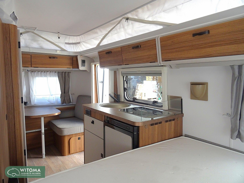 Eriba Touring Legend 542 versi&oacute;n completa y bonita foto: 3