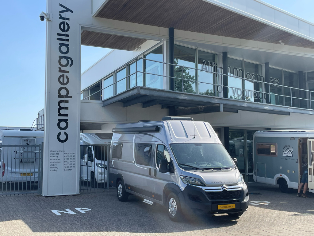 P&ouml;ssl ROADCRUISER XL CAMAS INDIVIDUALES ELEVADO ENGANCHE DE REMOLQUE