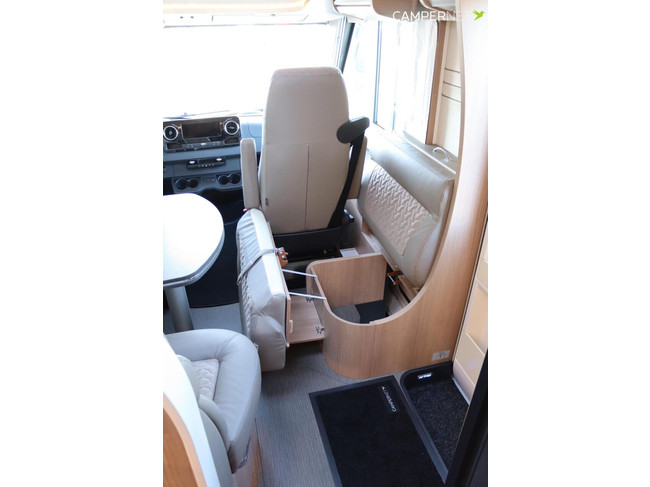 Carthago C-Tourer I 150 QB 170pk Automaat | Zo goed als nieuw | Queensbed | Gescheiden douche | Dubbele bodem | Hefbed | Luxe | LED kopla foto: 8