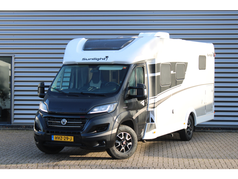 Sunlight Adventure Edition 160PS Automatik Dachklimaanlage Foto: 1