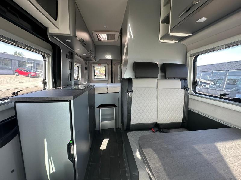 Weinsberg CaraTour 550 MQ 6-traps automaat XL 170PK  foto: 2