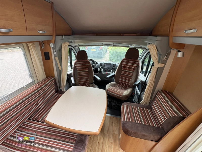 Eura Mobil Terrestra 670 SB Franz&ouml;sisches Bett Foto: 16