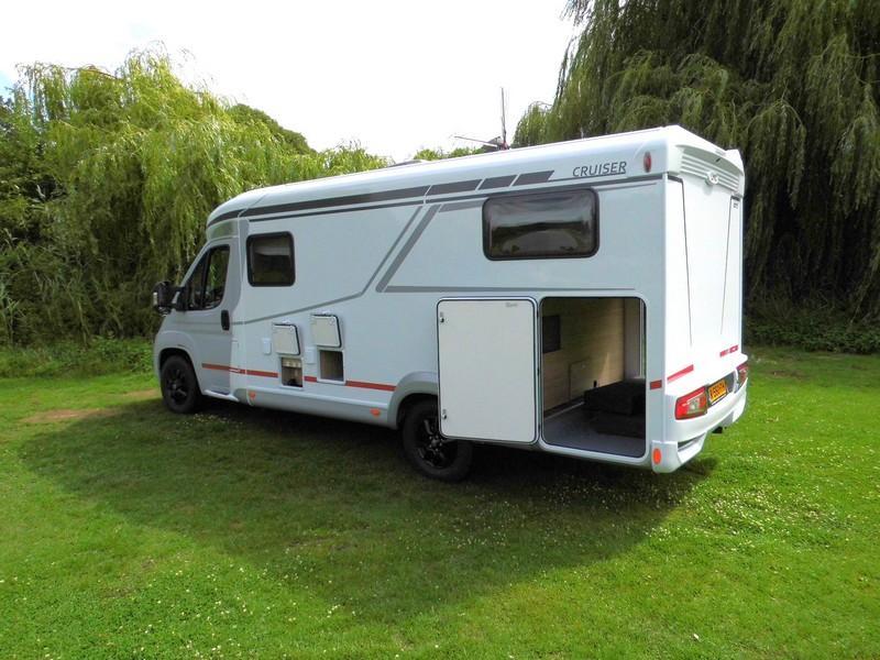LMC Cruiser V 646 G DEMO MET LEVELSYSTEEM !  foto: 2