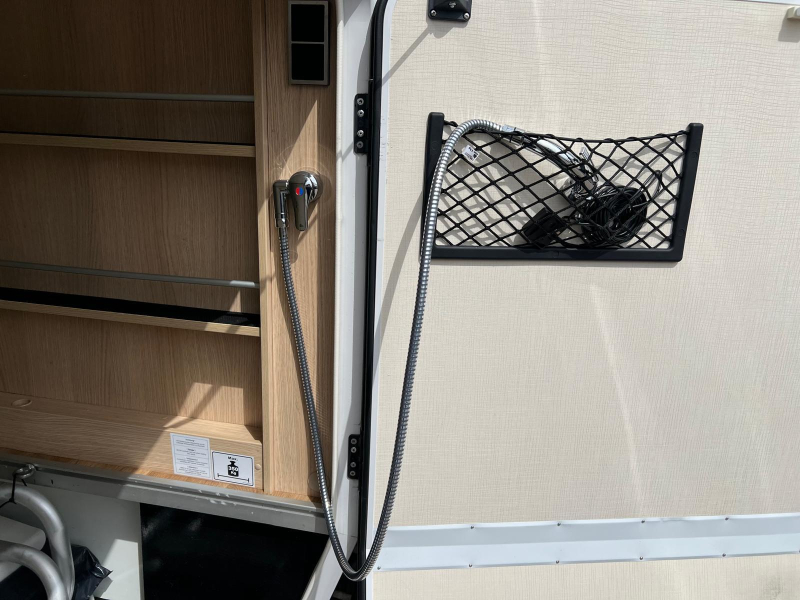 Hymer B-MC T 680 E&P nivel, aire acondicionado, Muy completo foto: 36