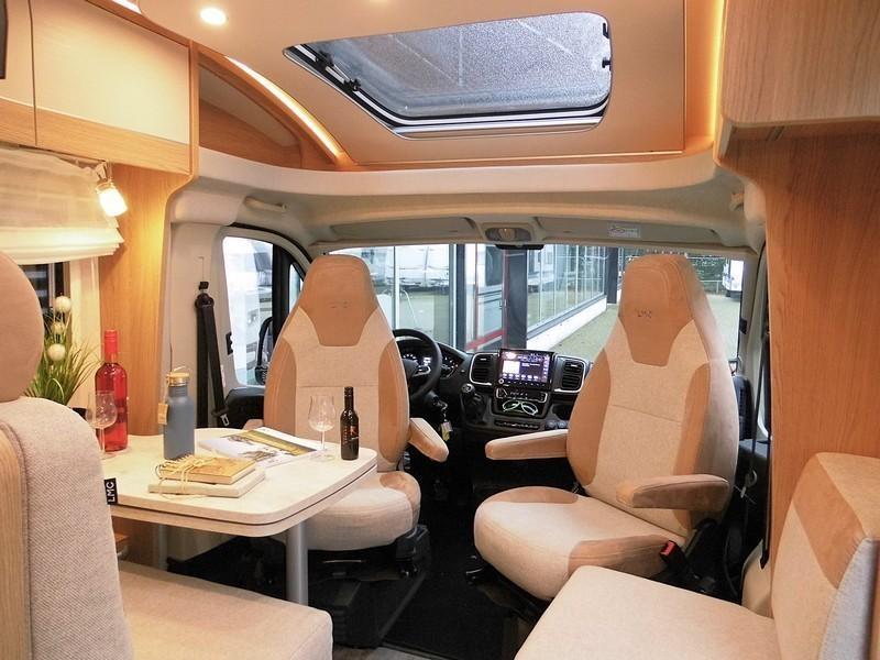 LMC Cruiser V 646 G DEMO MET LEVELSYSTEEM !  foto: 6