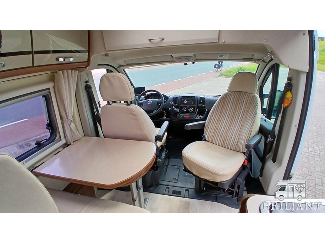 Karmann-Mobil DAVIS 590 autocaravana.. cama transversal foto: 18