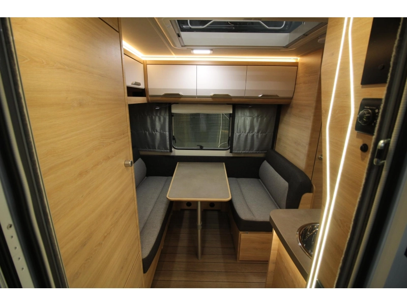 Knaus Sudwind Black Selection 420 QD Dwarsbed & Hoge koelkast!  foto: 5
