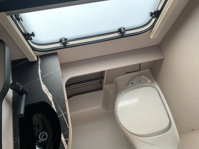 Eriba Touring 430 HarbourBlue 6000 advantage photo: 2