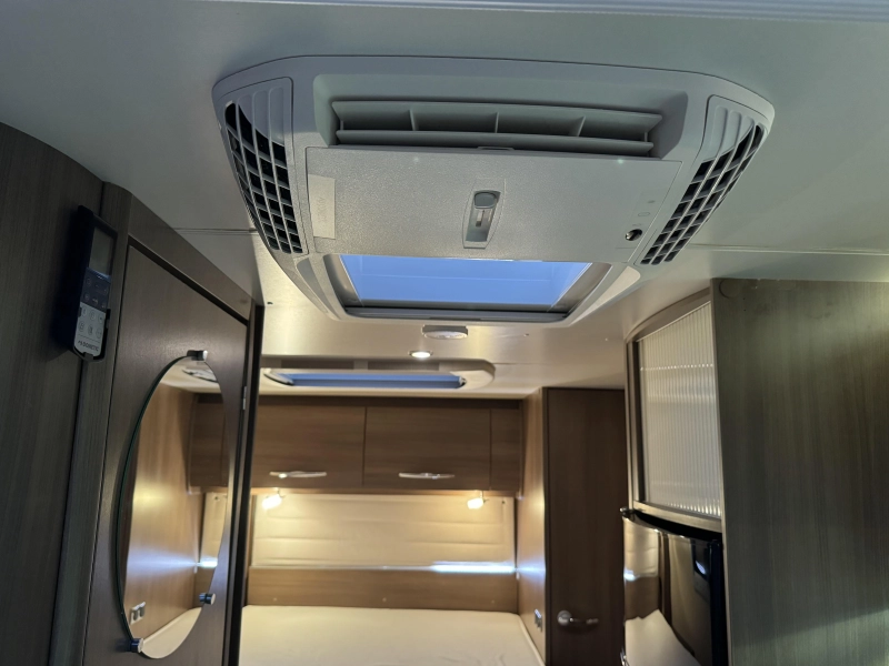 Challenger Sirius 2098 Queensbed-Hefbed-2x Airco  foto: 11